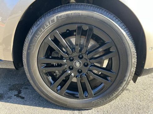 Used 2023 Land Rover Range Rover SE image 15