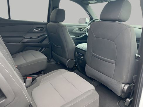 Used 2023 Chevrolet Traverse LT w/ Midnight/Sport Edition image 33