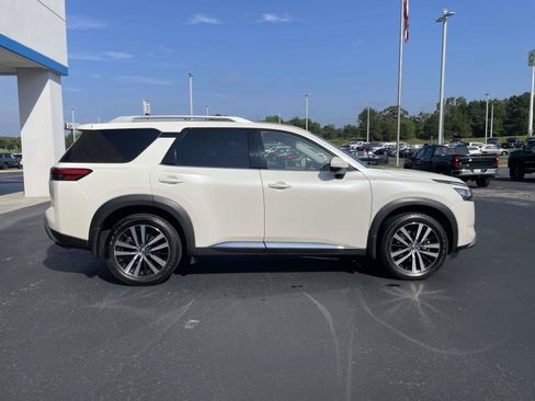 Used 2024 Nissan Pathfinder Platinum w/ Cargo Package FWD image 2