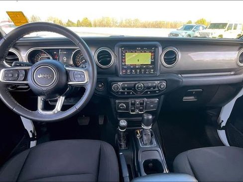Used 2023 Jeep Wrangler Unlimited Sahara AWD/4WD image 7