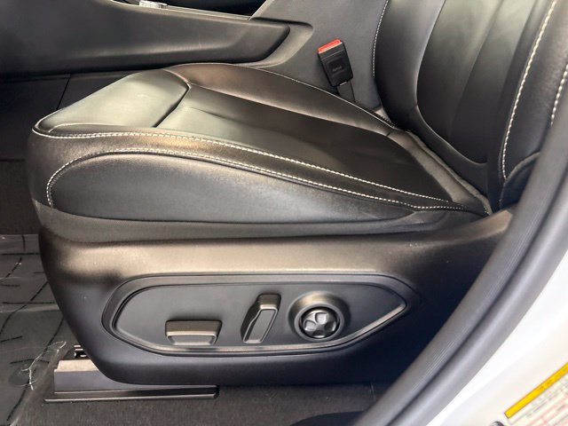 Used 2024 Jeep Grand Cherokee L Limited w/ Black Appearance Package AWD/4WD image 16