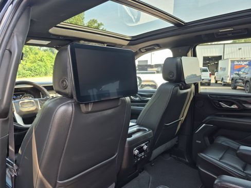 Used 2021 GMC Yukon XL Denali w/ Denali Premium Package AWD/4WD image 36