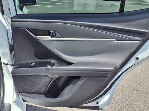 Used 2025 Toyota Camry SE w/ Convenience Package FWD image 14