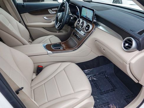Certified 2022 Mercedes-Benz GLC 300 4MATIC image 16