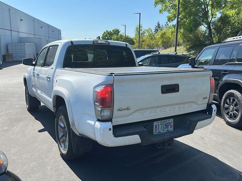 Used 2019 Toyota Tacoma Limited AWD/4WD image 3