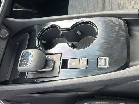 Used 2022 Nissan Rogue SV FWD image 25