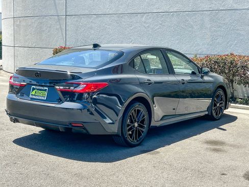 Used 2025 Toyota Camry SE AWD/4WD image 6