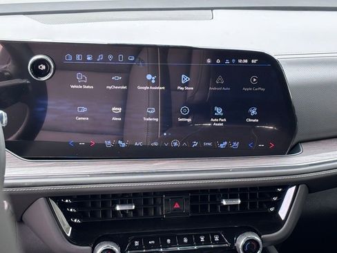 New 2025 Chevrolet Suburban Premier image 28