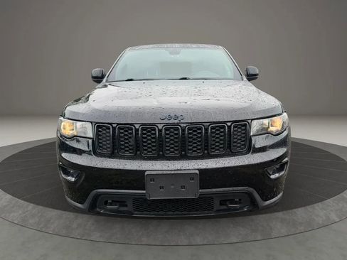 Used 2019 Jeep Grand Cherokee Laredo AWD/4WD image 2