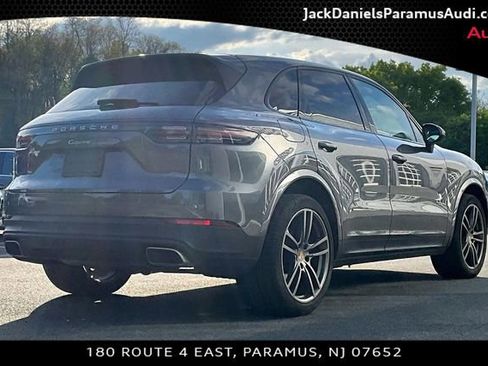 Used 2021 Porsche Cayenne AWD/4WD image 2