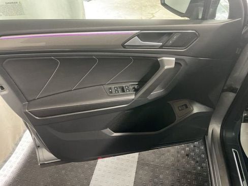Certified 2024 Volkswagen Tiguan SE R-Line image 15