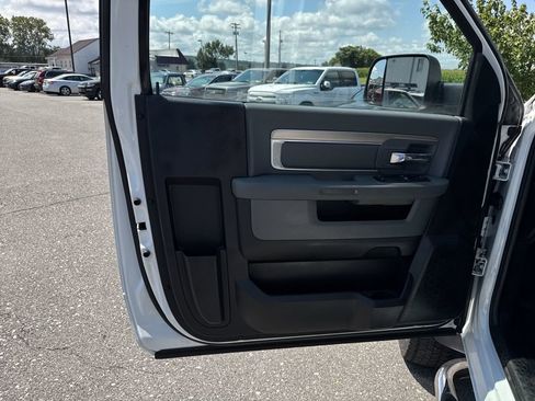 Used 2014 RAM 5500 Tradesman w/ Power & Remote Entry Group image 30