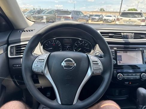 Used 2016 Nissan Rogue SV w/ SV Premium Package FWD image 17