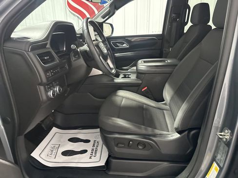 Used 2022 GMC Yukon XL SLE w/ Gmc Pro Safety Plus Package AWD/4WD image 11