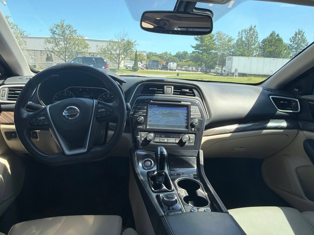 Used 2017 Nissan Maxima Platinum FWD image 13
