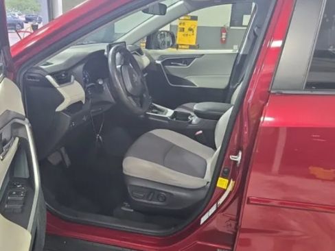 Used 2019 Toyota RAV4 XLE w/ Convenience Package AWD/4WD image 8