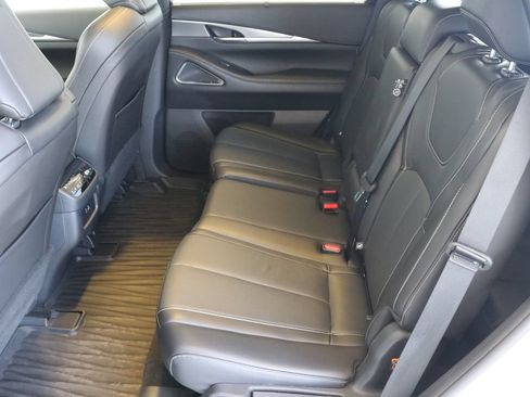 Certified 2025 INFINITI QX60 Luxe w/ Vision Package AWD/4WD image 34