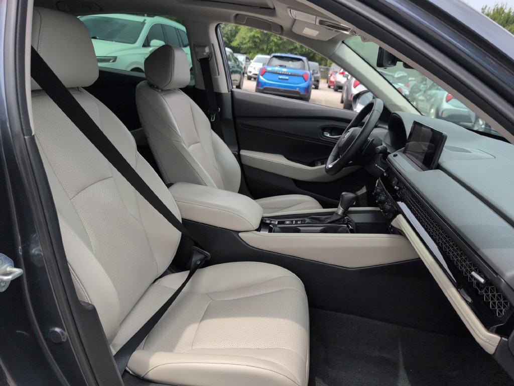 Used 2023 Honda Accord Touring image 27