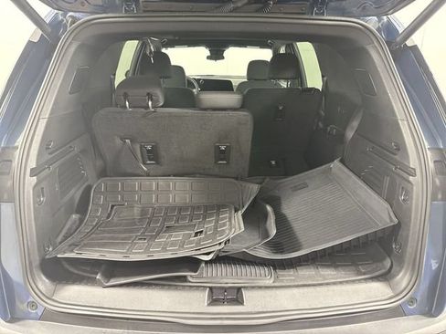 Used 2024 Chevrolet Traverse LT w/ LPO, Floor Liner Package FWD image 34
