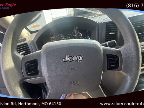 Used 2007 Jeep Grand Cherokee Laredo image 8