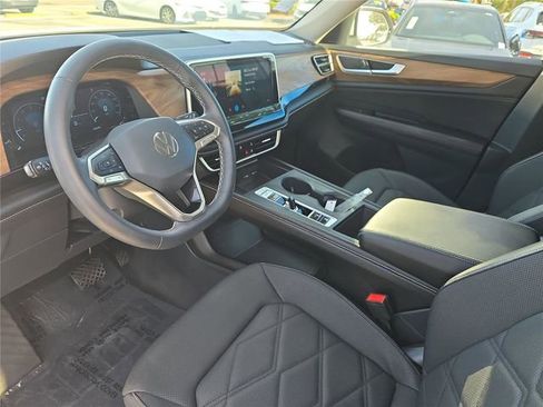 Used 2024 Volkswagen Atlas SE image 14