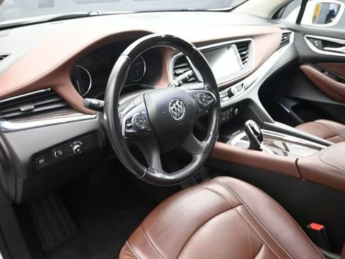 Used 2019 Buick Enclave Avenir w/ Avenir Technology Package AWD/4WD image 9