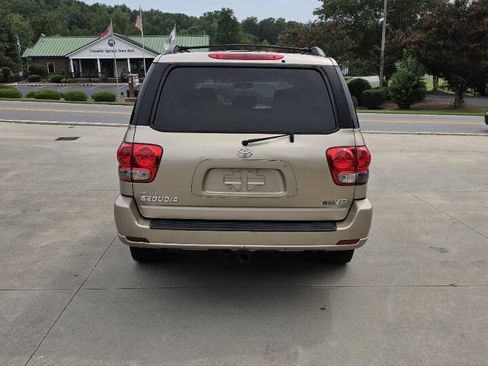 Used 2007 Toyota Sequoia Limited RWD image 5