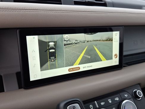 Used 2020 Land Rover Defender 110 HSE image 18