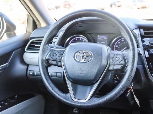 Used 2019 Toyota Camry L image 15