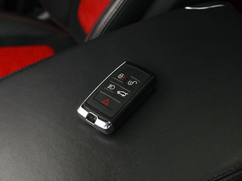 Used 2022 Land Rover Range Rover Sport SVR image 21