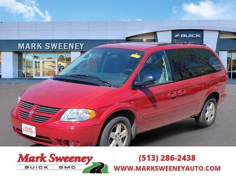Used 2005 Dodge Grand Caravan SXT FWD image 1