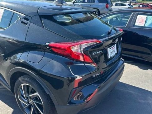 Used 2022 Toyota C-HR Limited FWD image 10