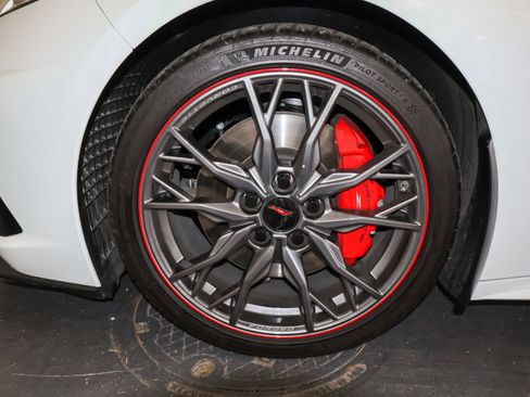 Used 2024 Chevrolet Corvette Stingray Preferred Conv w/ Z51 Performance Package RWD image 43