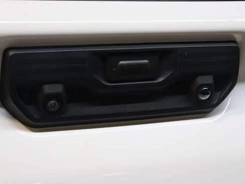 Used 2025 Chevrolet Silverado 2500 LTZ w/ LTZ Convenience Package AWD/4WD image 28