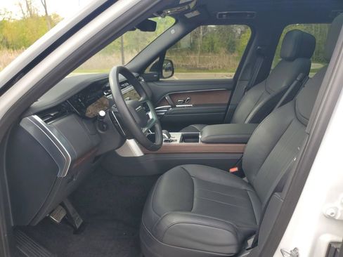 Used 2024 Land Rover Range Rover SE AWD/4WD image 14