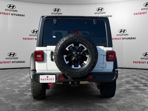Used 2025 Jeep Wrangler Unlimited Rubicon AWD/4WD image 4
