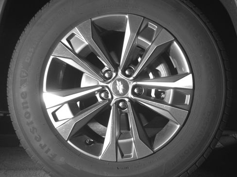 Used 2025 Chevrolet Equinox LT FWD image 13