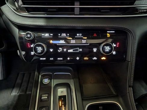 Used 2025 INFINITI QX60 Sensory w/ Vision Package image 23