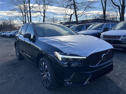 New 2025 Volvo XC60 B5 Core w/ Protection Package Premier image 2