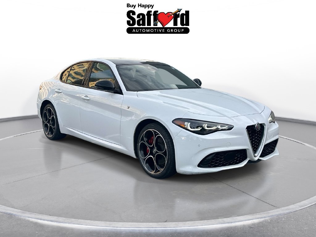 Used 2024 Alfa Romeo Giulia Ti AWD/4WD image 10
