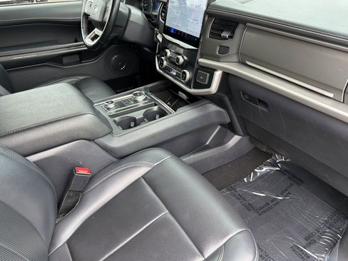 Used 2024 Ford Expedition XLT AWD/4WD image 15