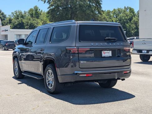 Used 2024 Jeep Wagoneer 4WD image 5