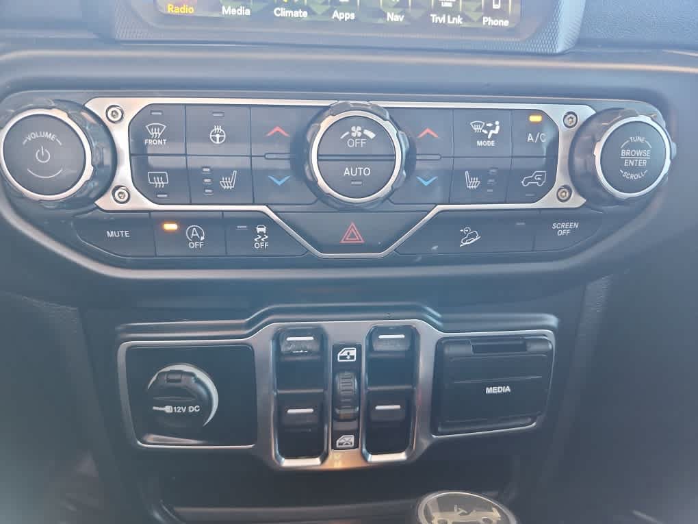 Used 2019 Jeep Wrangler Unlimited Sahara w/ Uconnect 4C Nav & Sound Group AWD/4WD image 20