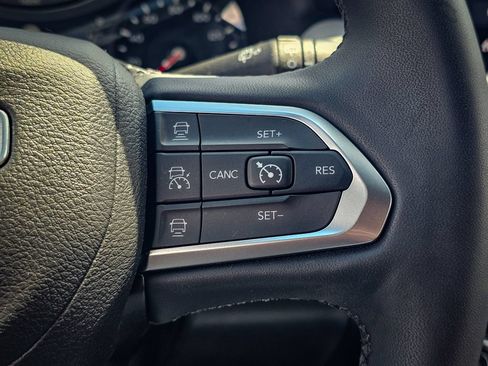 Used 2023 Jeep Compass Limited AWD/4WD image 20
