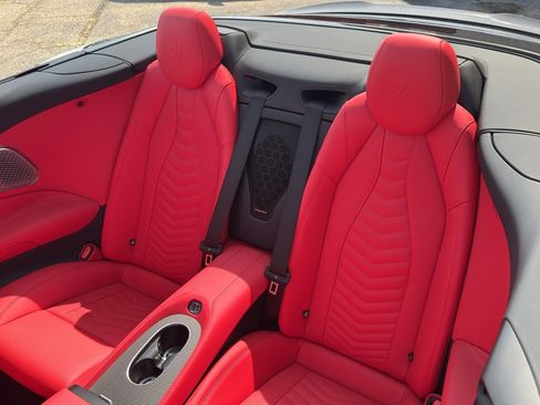 Used 2024 Maserati GranCabrio Trofeo image 23