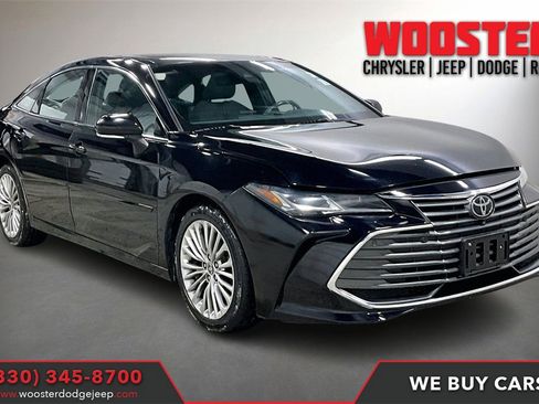 Used 2020 Toyota Avalon Limited image 1