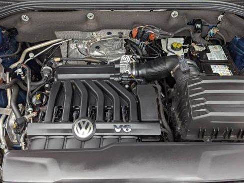 Used 2021 Volkswagen Atlas Cross Sport SE w/ Panoramic Sunroof Package FWD image 28