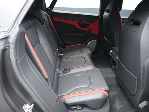 Used 2025 Lamborghini Urus SE AWD/4WD image 31