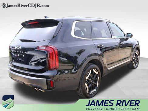 Used 2025 Kia Telluride S FWD image 17