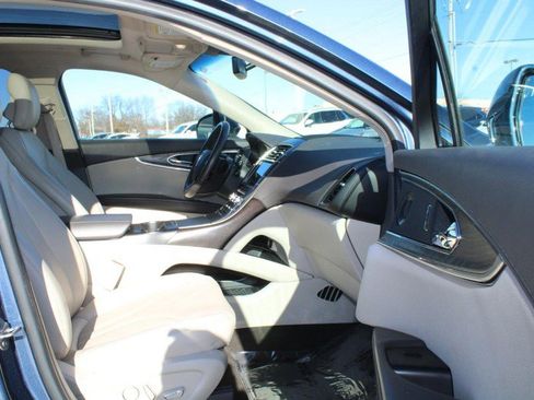 Used 2019 Lincoln Nautilus Reserve w/ Driver Assistance Package image 12